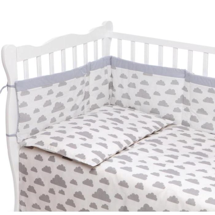 Beebi voodipesu koos voodipehmendus "Clouds" valge