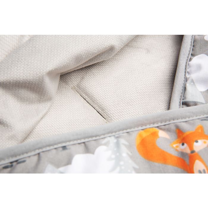 Soojakott vankrisse/turvatool "Mountains high" 90x90 cm 