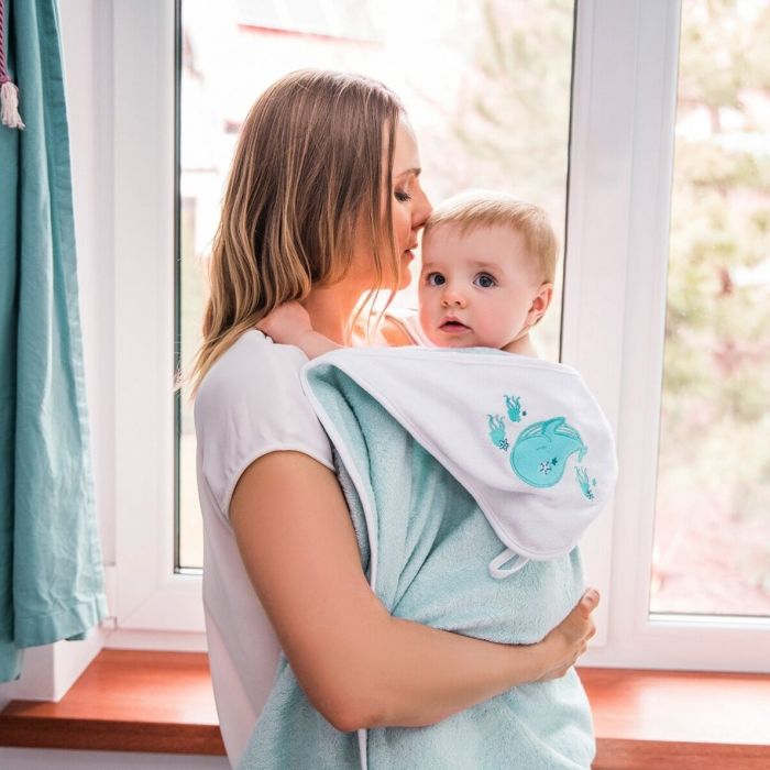 Bambukinis rankšluostis kūdikiui "Happy Whale" su gobtuvu 85x85 cm